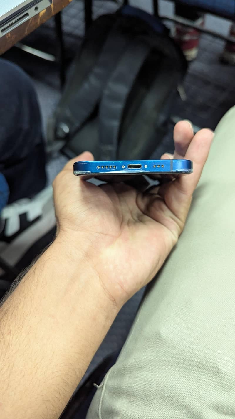 Apple iPhone 12 2