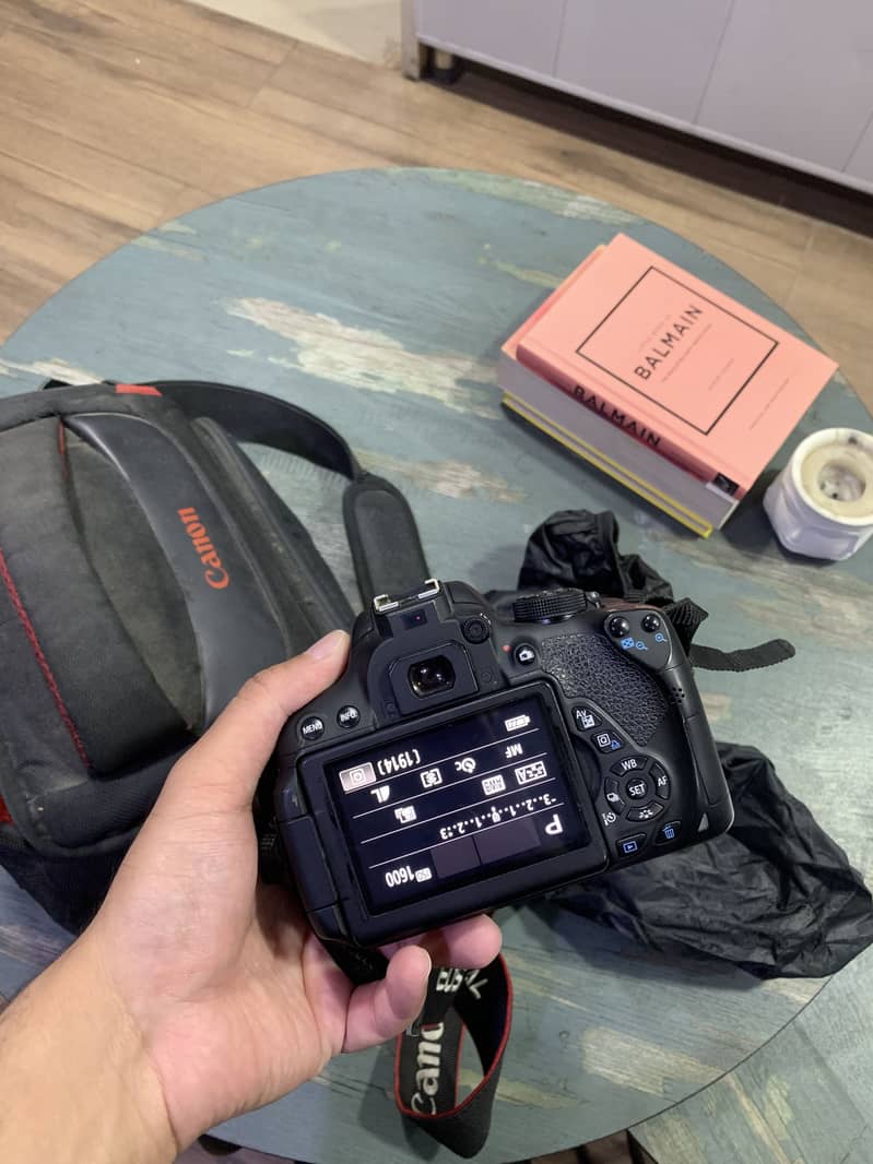 DSLR EOS 700D with basic and 50 mm lens 2