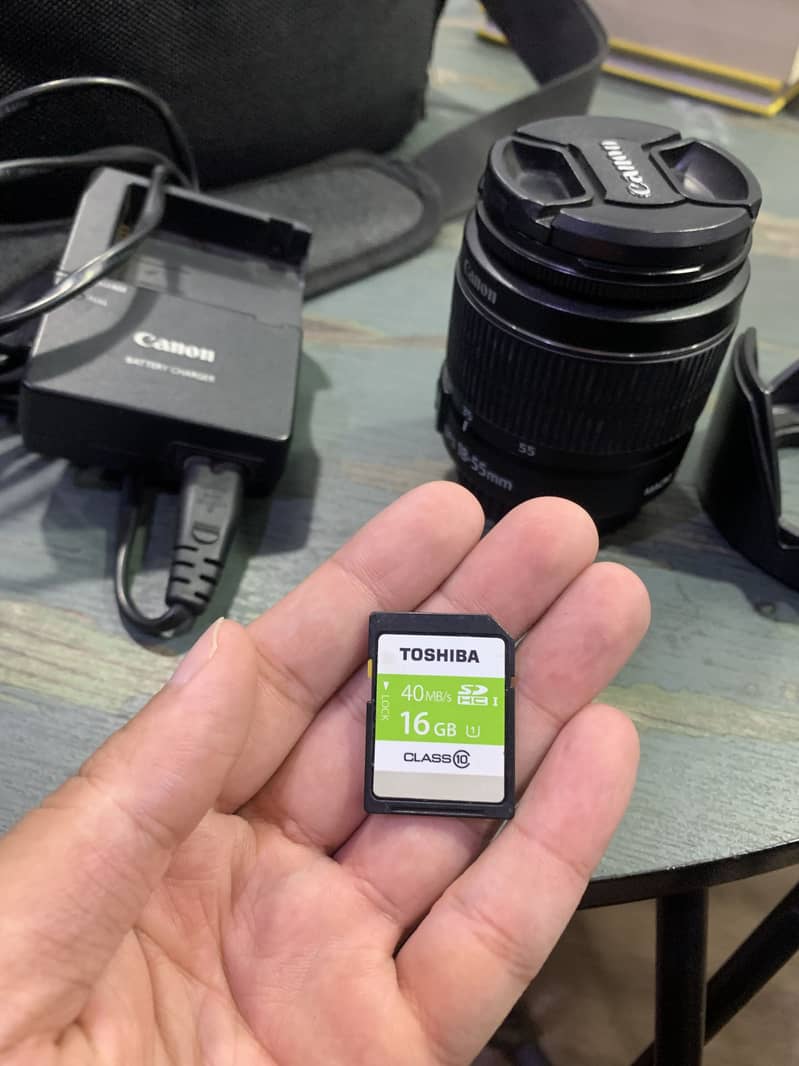DSLR EOS 700D with basic and 50 mm lens 4
