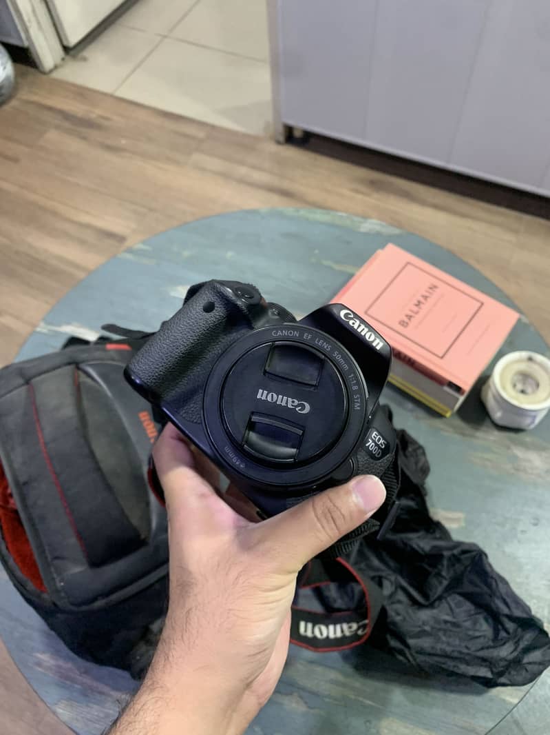 DSLR EOS 700D with basic and 50 mm lens 8