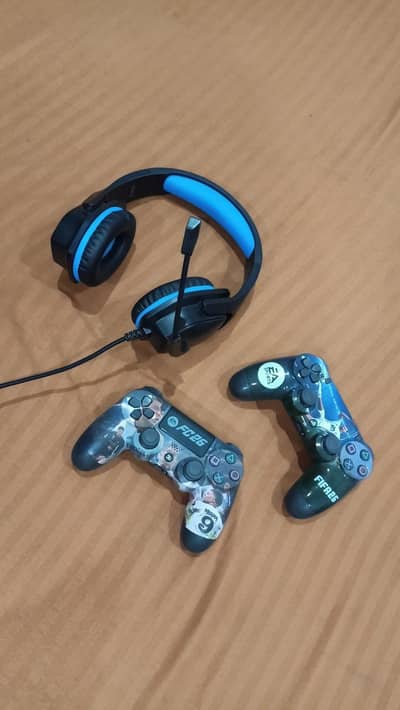 ps4 fifa controllers and headset
