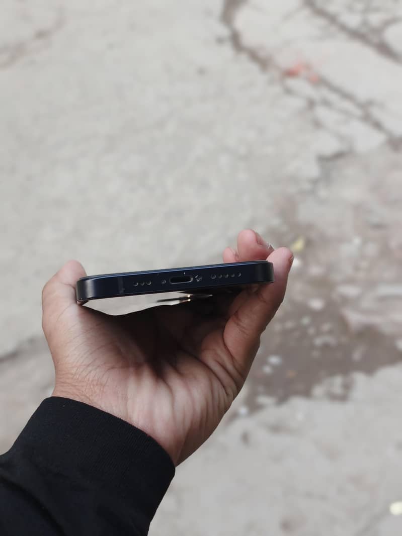 Apple iPhone 12 jv 4