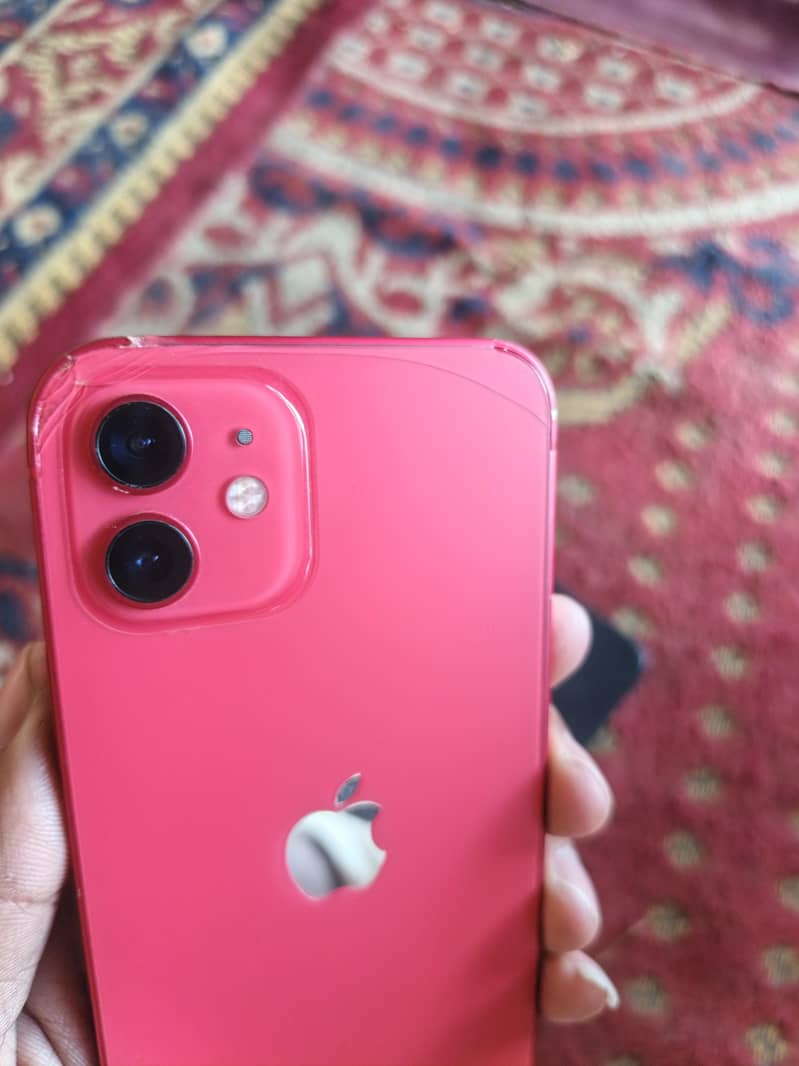 Apple iPhone 12 4