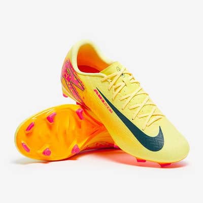 football shoes Nike mercurial #Superfly #airzoom #predator#nike#adidas