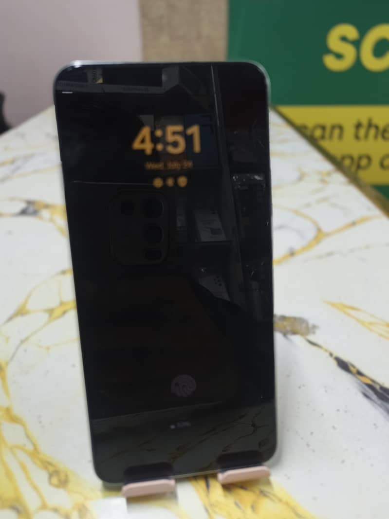 Samsung Mobile S22 Plus 2