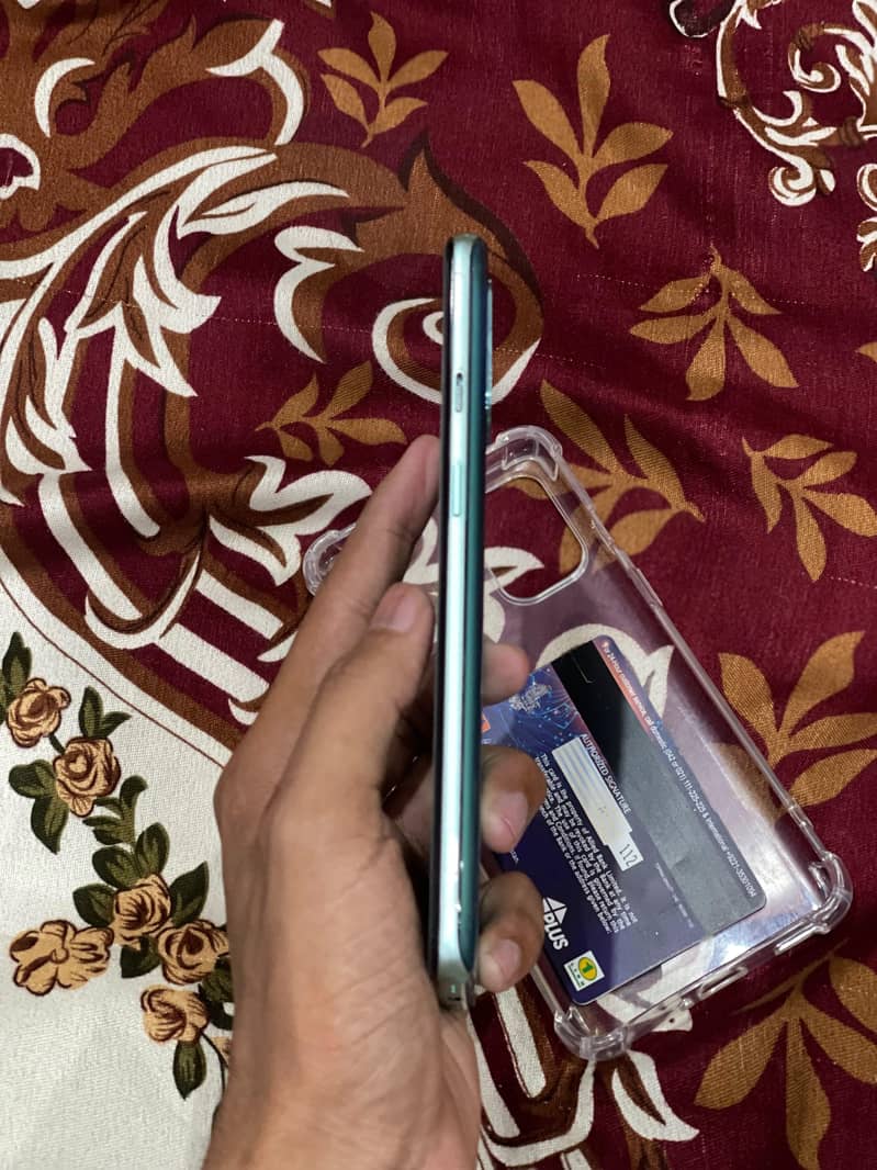 One Plus 8T 4