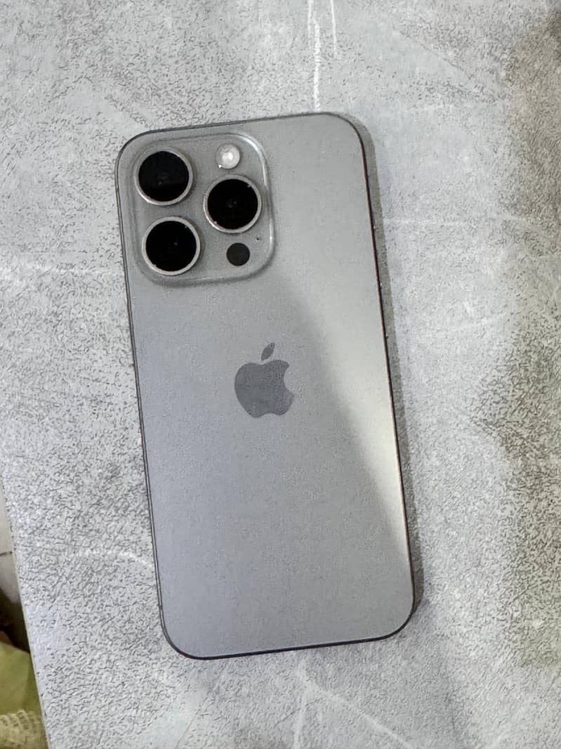 Apple iPhone 15 Pro 0