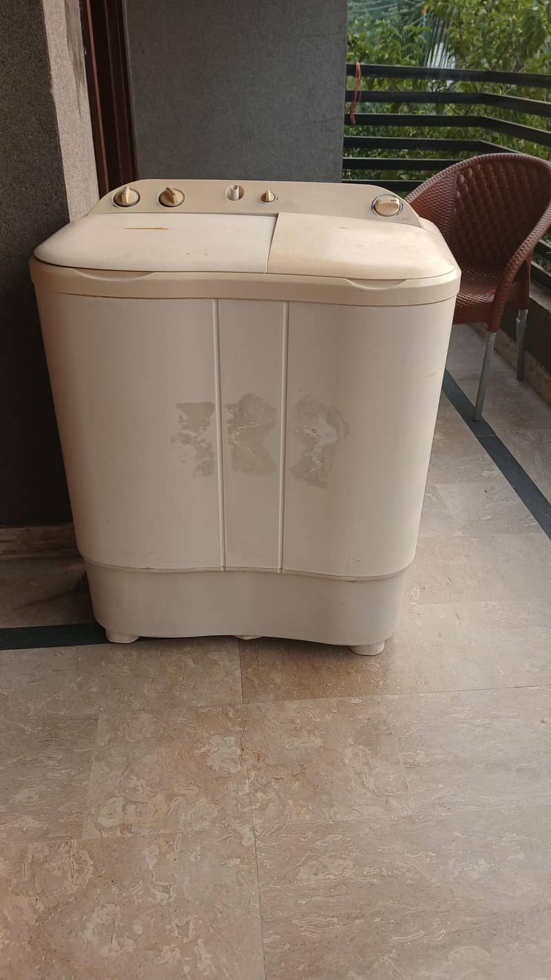New semi automatic washing machine 0