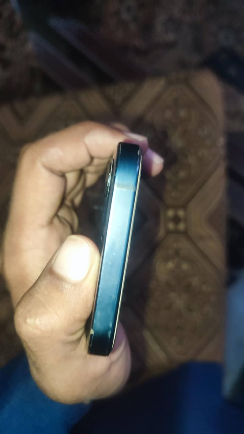 Apple iPhone 12 2