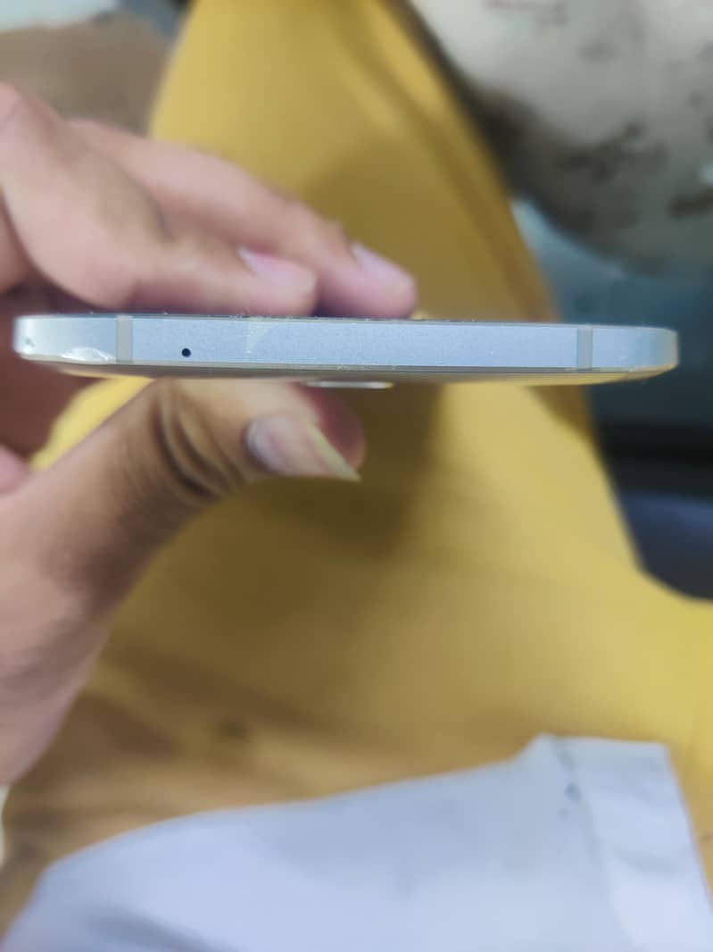 Samsung Mobile A8 3