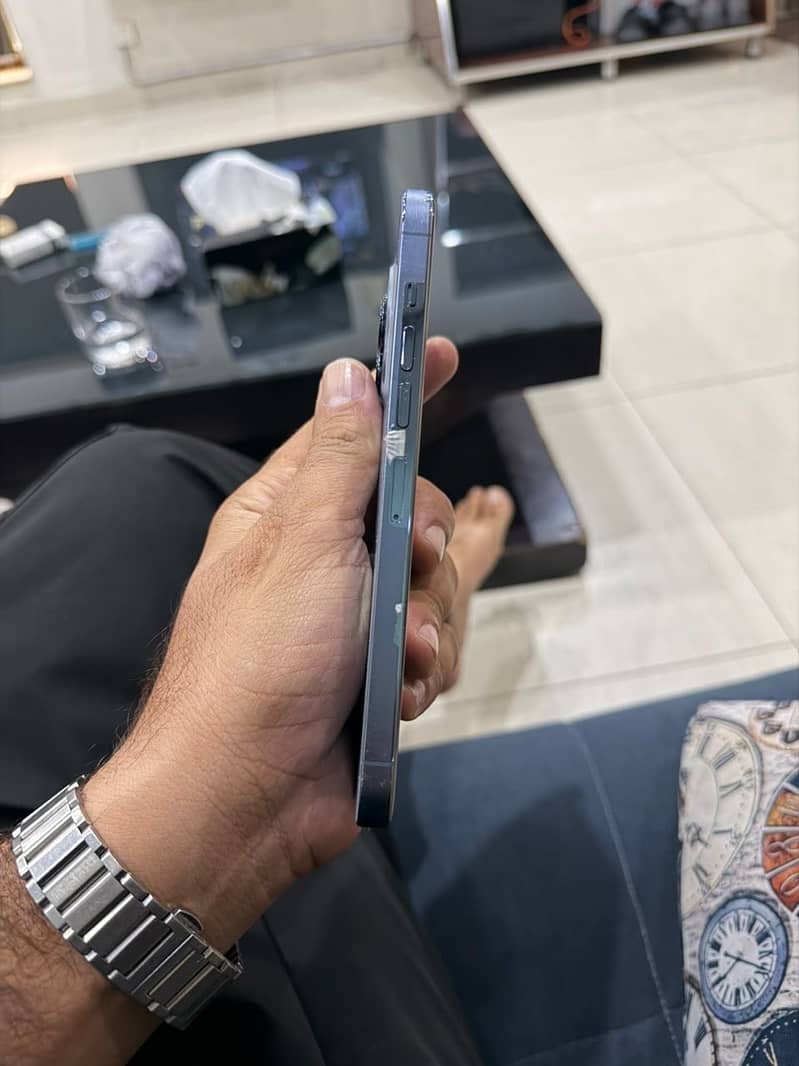 Apple iPhone 13 Pro Max 2
