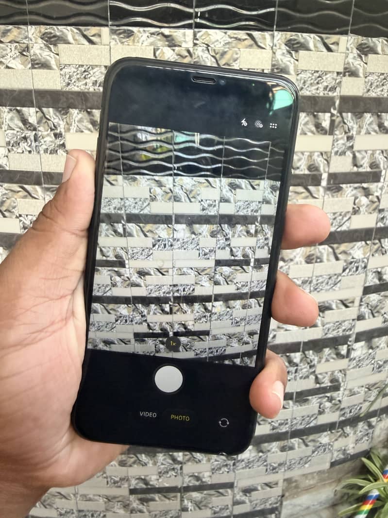 Apple iPhone 11 Pro Max 2
