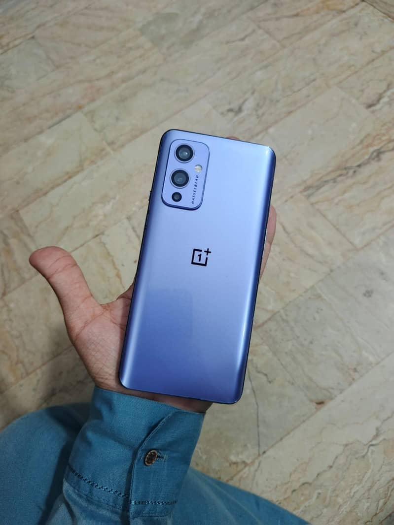 One Plus 9 8/128 0