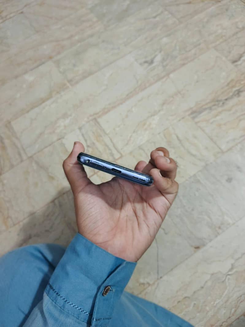 One Plus 9 8/128 6