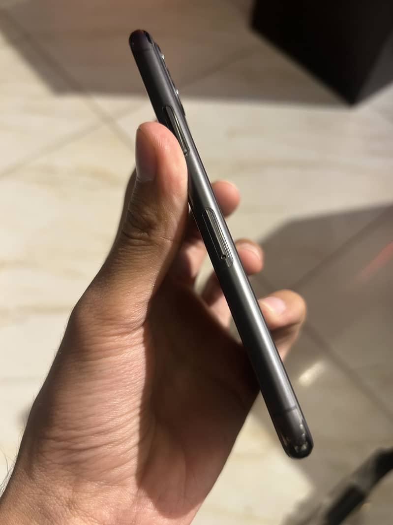 Apple iPhone 11 Pro 2