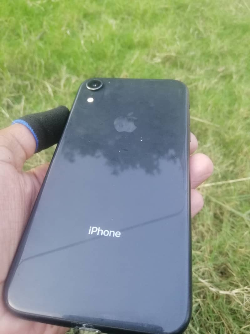 Apple iPhone XR 1