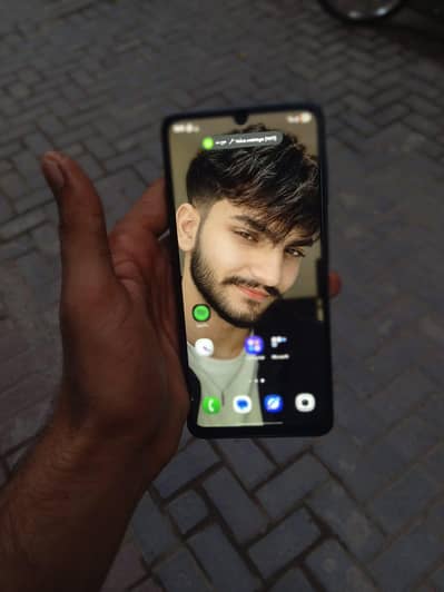 samsung A07 4GB . 64GB. 4 DIN use Agar Kisi Ne exchange karna ho to