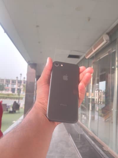 Apple iPhone 8