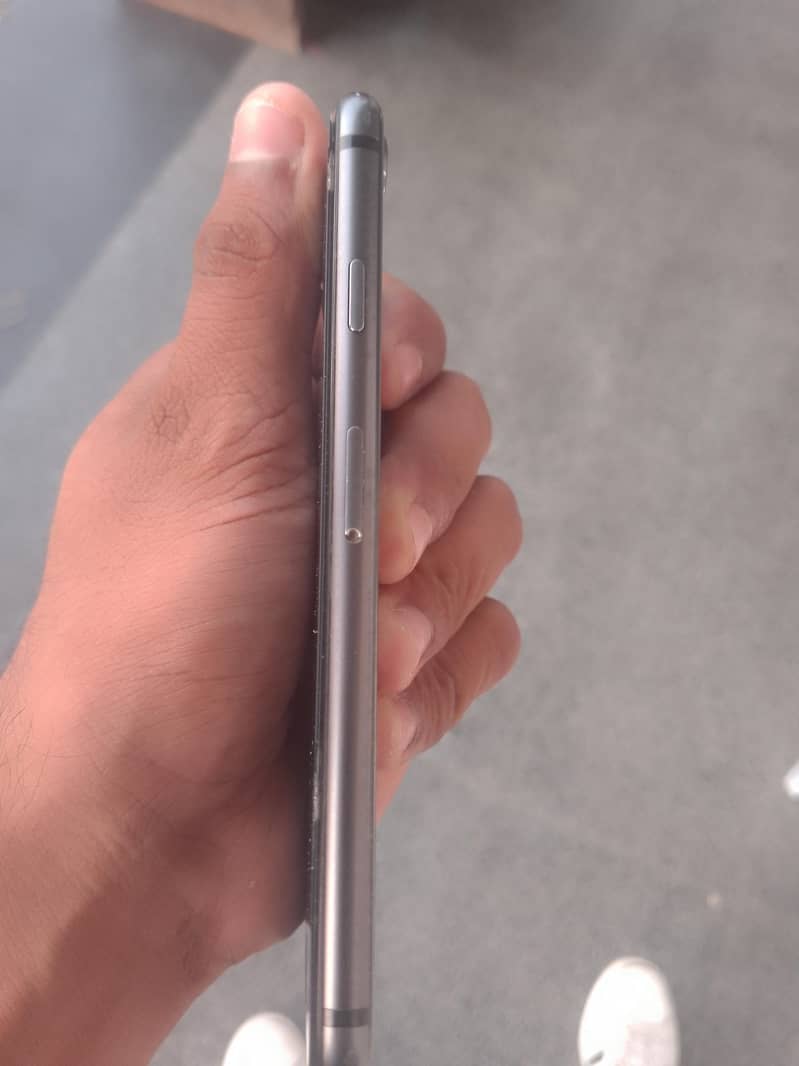 Apple iPhone 8 3
