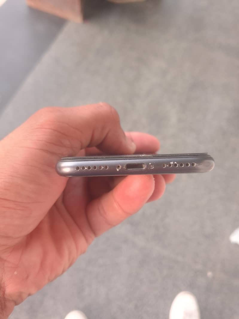 Apple iPhone 8 4