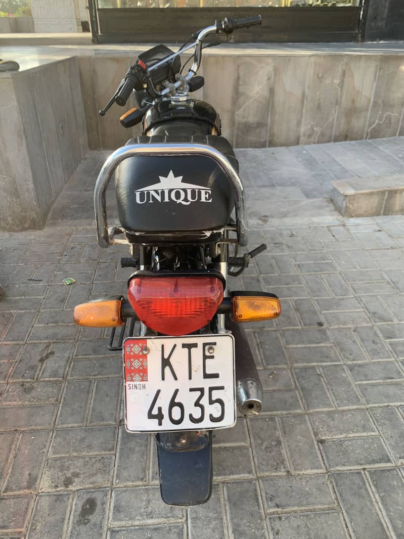 Unique extreme 4