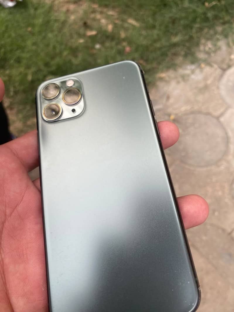 Apple iPhone 11 Pro 1