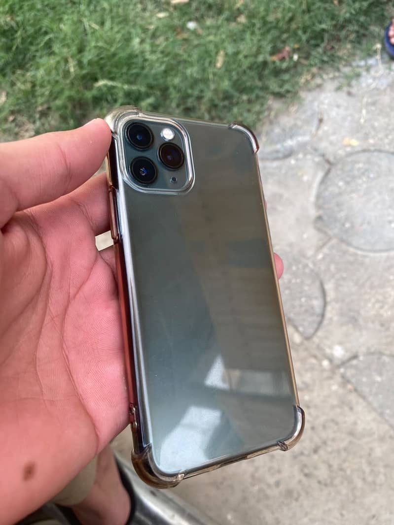 Apple iPhone 11 Pro 3