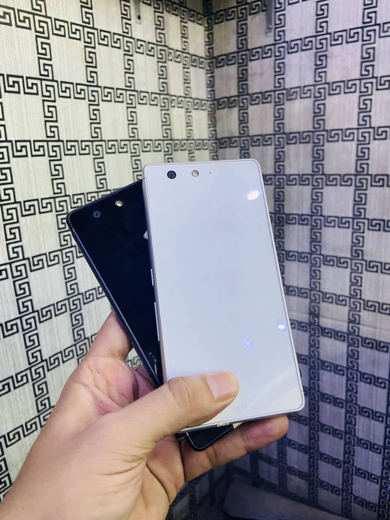 One plus N200 2