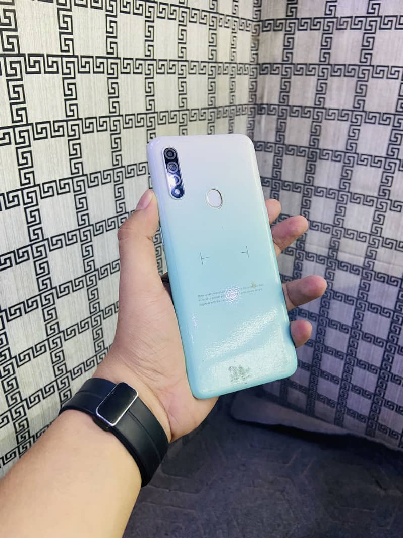 One plus N200 9