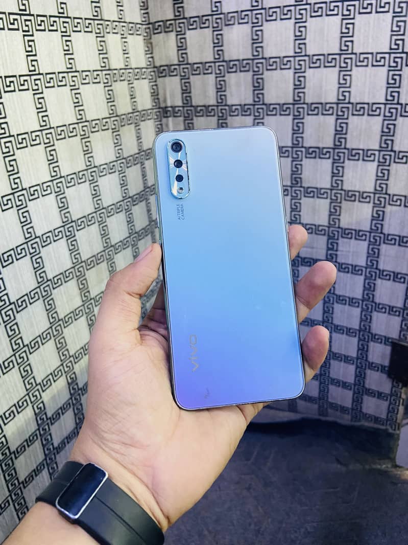One plus N200 13