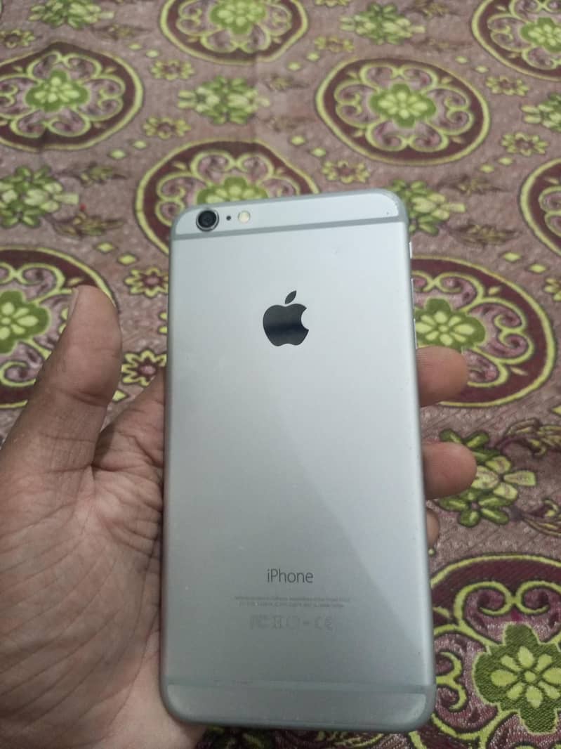 Apple iPhone 6 Plus 1