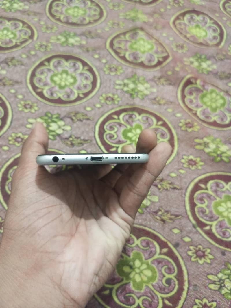 Apple iPhone 6 Plus 2