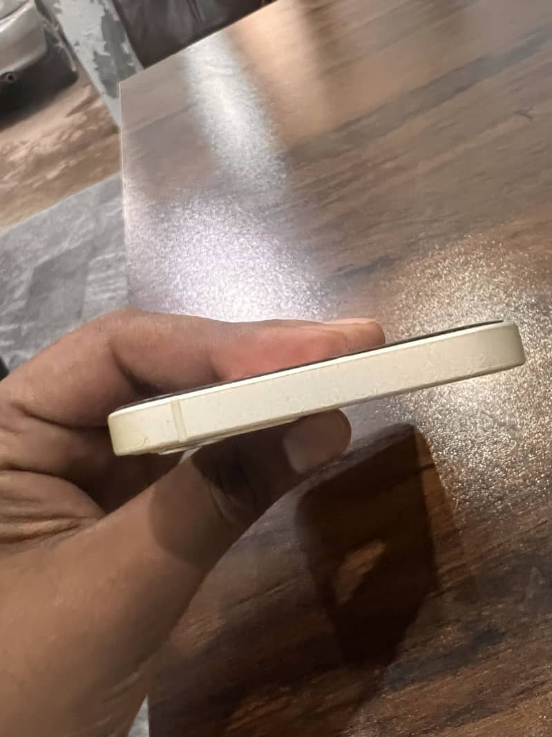 Apple iPhone 12 1