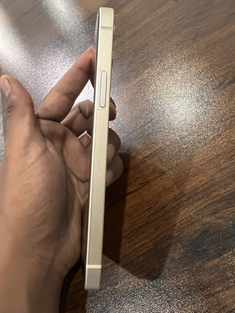 Apple iPhone 12 3