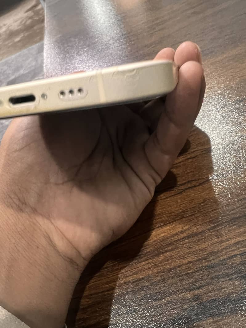 Apple iPhone 12 7