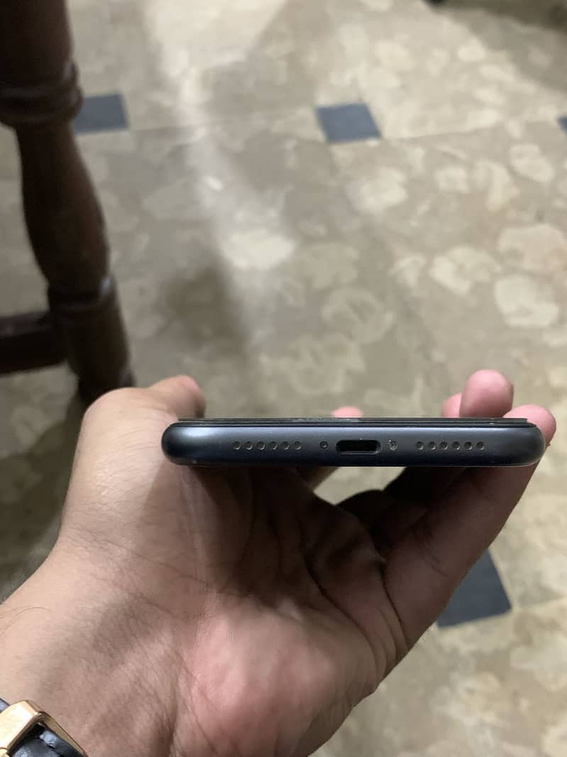 Apple iPhone 11 5