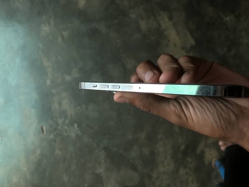 Apple iPhone 13 Pro Max 4