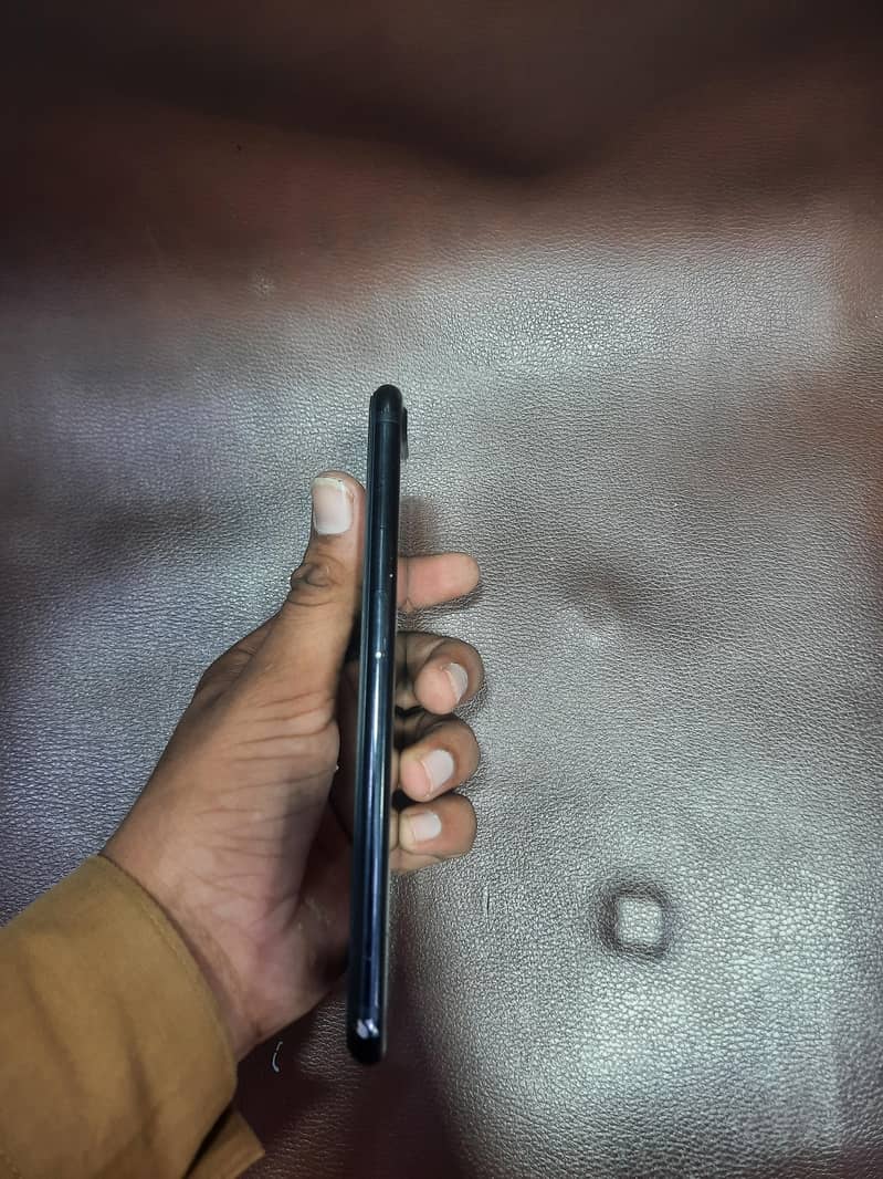 Apple iPhone 7 Plus 2