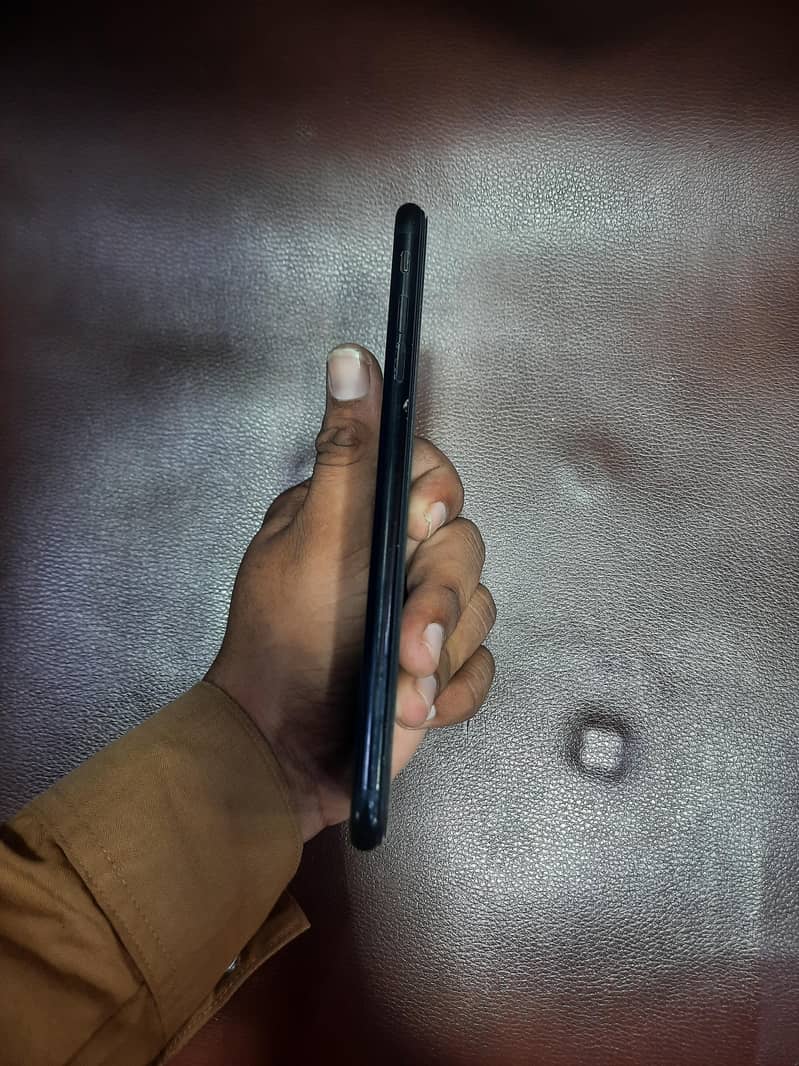 Apple iPhone 7 Plus 3