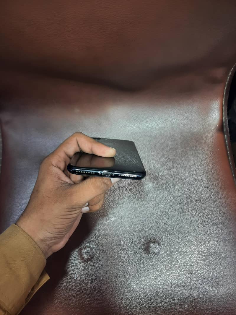 Apple iPhone 7 Plus 4
