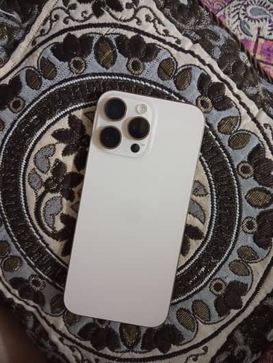 Apple iPhone 16 Pro Max