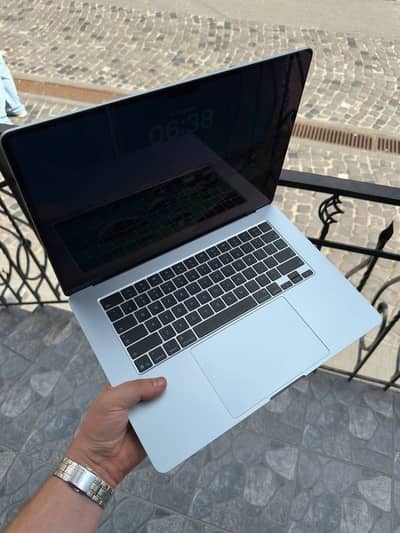 Macbook Air M4 15 inch sky blue