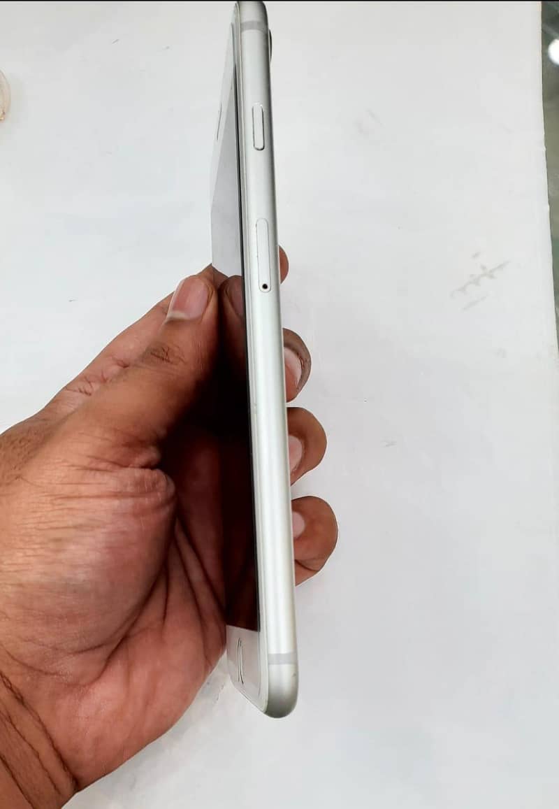 Apple iPhone 8 Plus 2