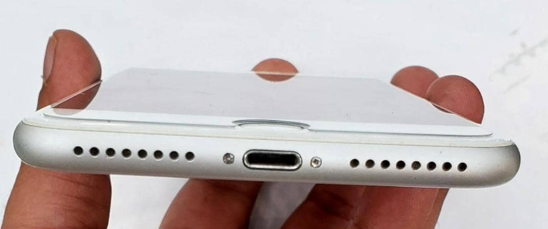 Apple iPhone 8 Plus 3