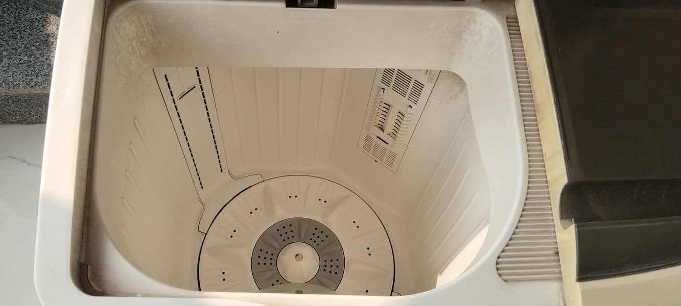 Washing & Dryer Machine 1