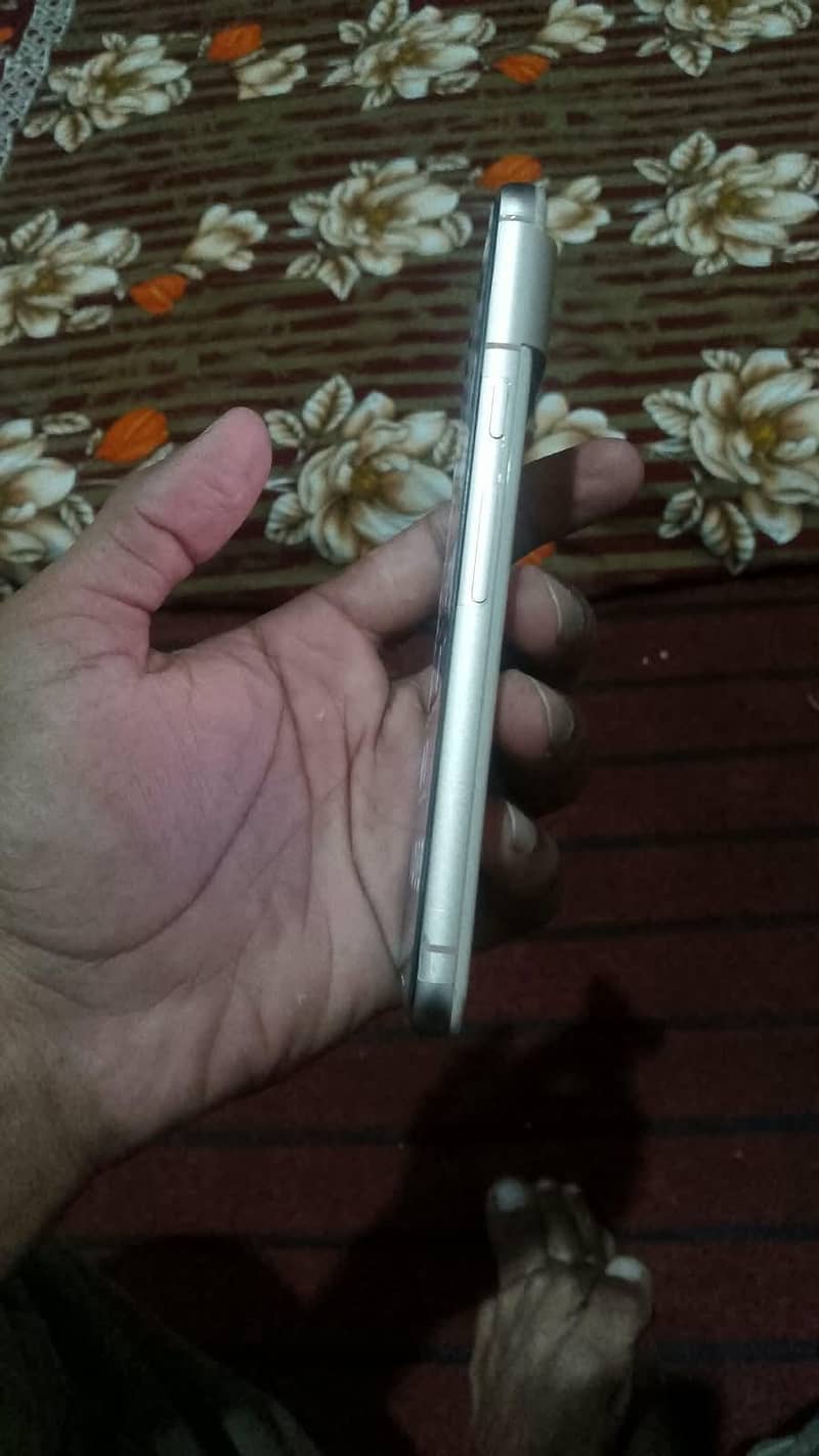 Google Pixel 8 1