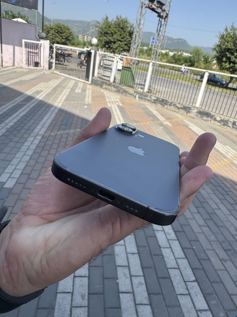 Apple iPhone 17 7