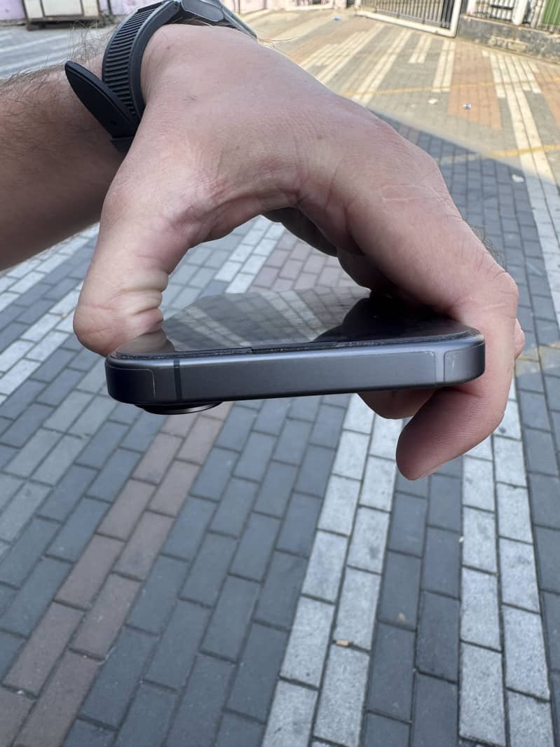 Apple iPhone 17 8