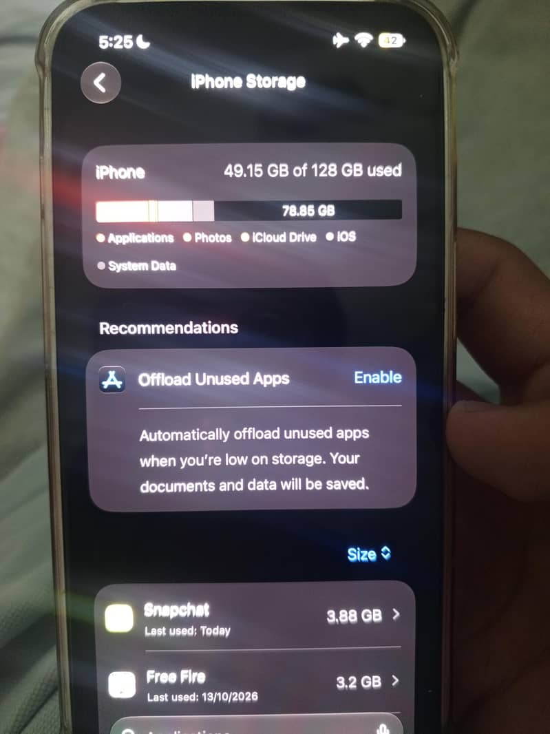 Apple iPhone 13 2