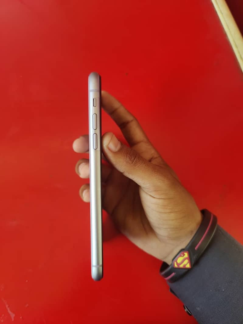 Apple iPhone 11 5
